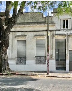 Alquiler Casa 2 Dormitorios La Comercial con patio y azotea