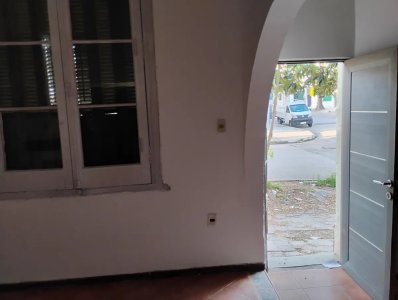 Alquiler Casa 3 Dormitorios Reducto con azotea y garaje