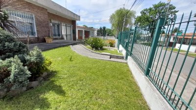 Venta 2 Casas en Excelente Terreno Malvin Norte Padrón Unico
