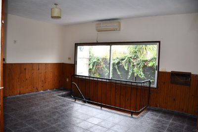 Alquiler Casa PH 4 Dormitorios La Blanqueada con patio 