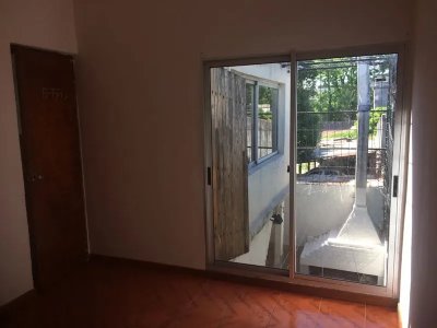 Alquiler Casa PH 4 Dormitorios La Blanqueada con patio 