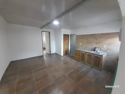 Alquiler Casa 3 Dormitorios Peñarol patio y cochera