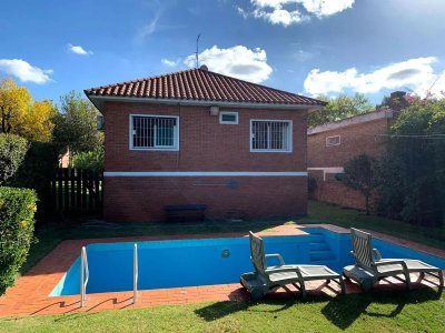 Venta Casa 3 Dormitorios Carrasco Garaje y Piscina