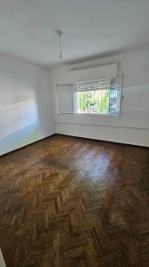 Alquiler Casa de altos 2 Dormitorios Mercado Modelo terraza