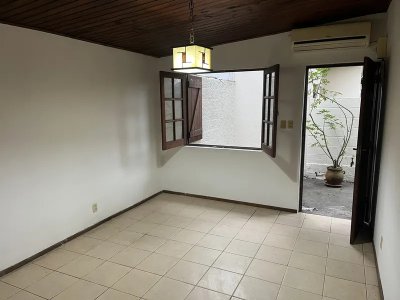 Alquiler Casa en PH 2 Dormitorios Malvin con patio