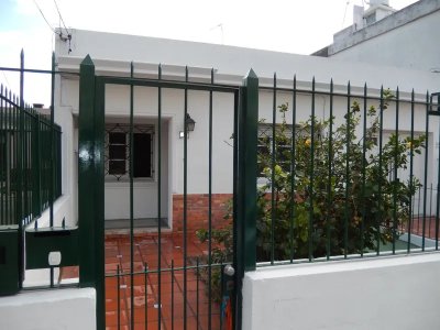 Alquiler Casa 1 Dormitorio Buceo con patio y cochera