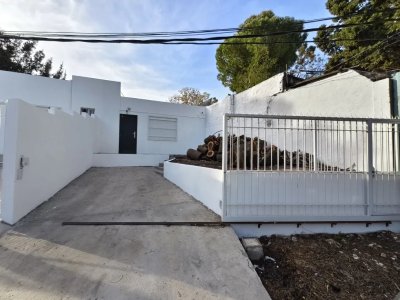 Alquiler Casa 3 Dormitorios Beldevere con patio y cochera