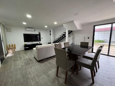 Alquiler Casa 2 Dormitorios Prado con patio y cochera