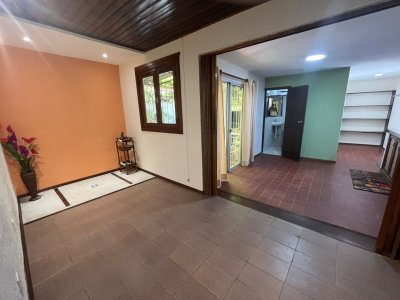 Alquiler Casa 2 Dormitorios Buceo con patio 