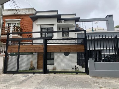 Alquiler Casa 1 Dormitorio Malvin con patio y cochera