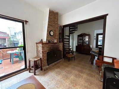 Venta Casa Ph 4 Dormitorios Aguada con Garaje y Patio