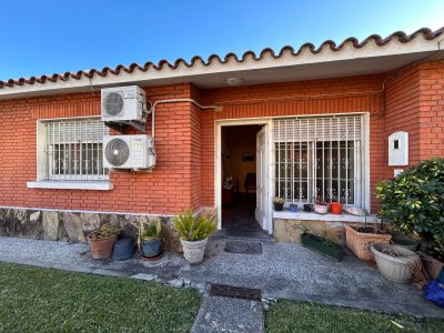 Venta Casa 3 Dormitorios Complejo Prado con patio 