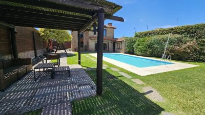 Venta Terreno con 2 Casas Malvín Sur con Barbacoa y Piscina