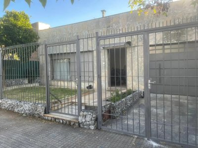 Alquiler Casa 2 Dormitorios Parque Batlle con patio y cochera