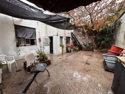 Venta Casa y Apartamento 4 Dormitorios Tres Cruces 