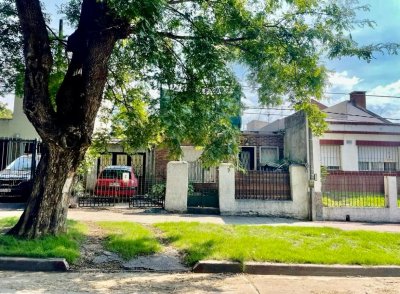 Venta Casa 2 Dormitorios Buceo con Cochera