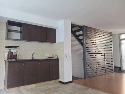 Alquiler Apartamento tipo Casa 3 Dormitorios y Patio Palermo