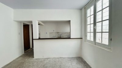 Alquiler Casa 3 Dormitorios Cerrito con patio y garaje 