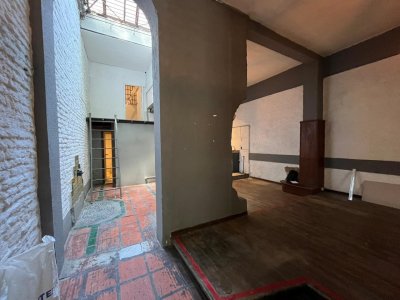 Alquiler Local Gastronomico Parque Rodo con Sotano 70m2