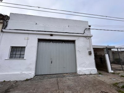 Venta Local o Depósito con Terreno Villa Española 332m2