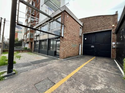 Alquiler Importante Local Comercial Malvin en Av. Italia