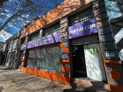 Venta y Alquiler Local Comercial 774m2 Villa Muñoz sobre Avenida