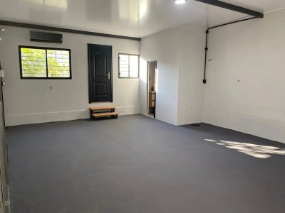 Alquiler Local Multiuso Paso Molino con Patio