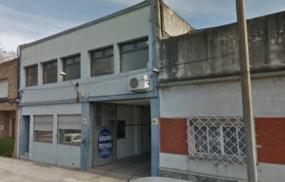 Venta Gran Local 592m2 Reducto 2 Plantas y 4 Baños en Reducto