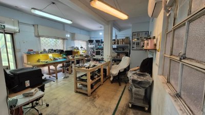 Venta Dos Locales en Uno 140m2 Cordon