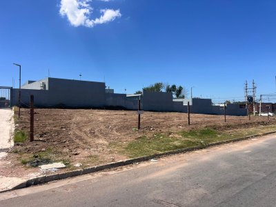 Venta Terreno Nivelado 845m2 Nuevo París 