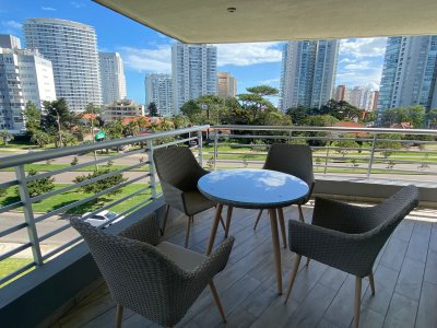 Venta apartamento dos dormitorios excelente ubicación  playa mansa