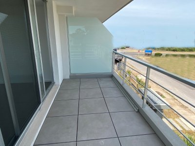 VENTA Y ALQUILER  APTO CON VISTA AL MAR Y PARRILLERO PROPIO