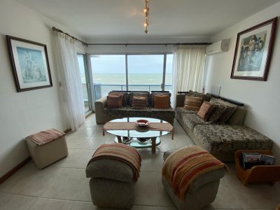 Apartamento en venta de 3 dormitorios, Peninsula, primeria linea 