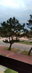Apartamento en venta de 3 dormitorios, primera linea playa mansa