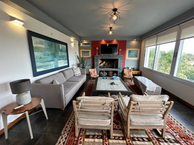 Excelente casa en venta primera linea Mansa, Punta del Este 