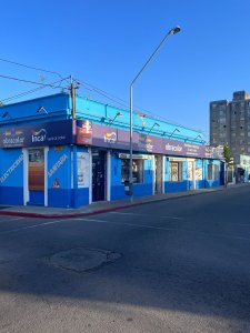 VENTA LOCALES COMERCIALES Y ESTACIONAMIENTO