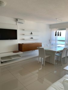 Hermoso Apartamento con vista a Playa Brava