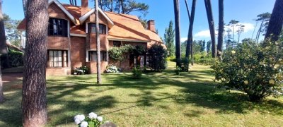 Hermoso chalet en Pinares Punta del Este