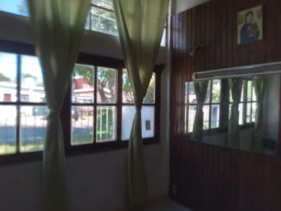 Casa en Barrio Sarubi