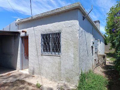 Casa en Maldonado nuevo con 3 apartamentos a reciclar