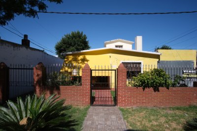 Casa + apartamento + depostito en Maldonado