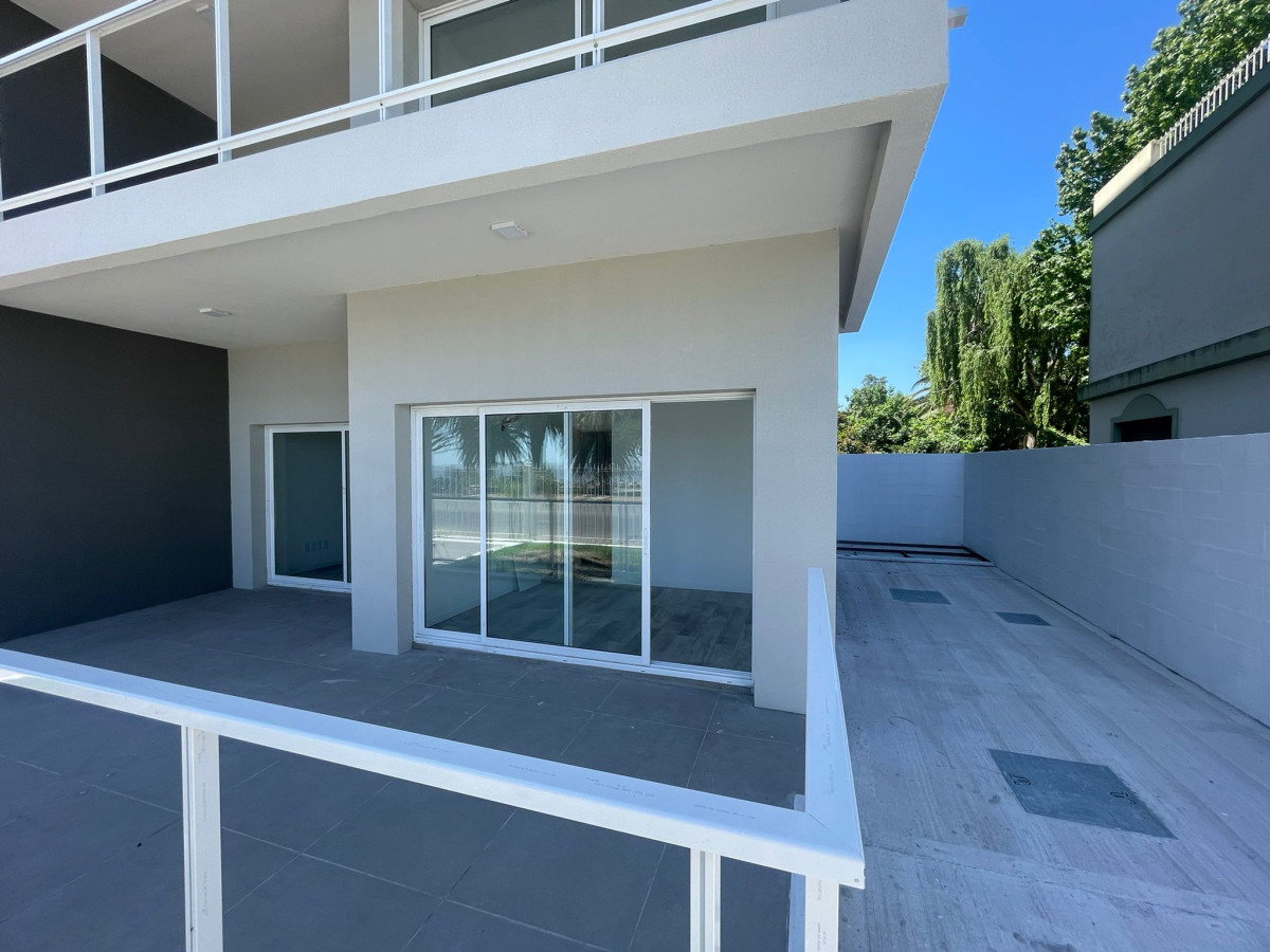  Unidad 002: Una Vida al Estilo de una Casa en la Costa 