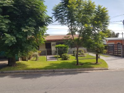 Hermosa casa con Piscina 