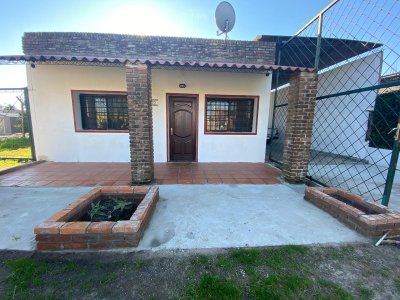 En Venta Casa Con Galpón de 220m²