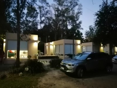 HERMOSO COMPLEJO DE 4 CABAÑAS EN BALNEARIO EL ENSUEÑO