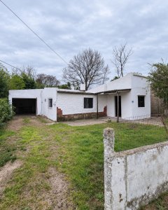 CASA CON AMPLIO TERRENO EN VENTA Y ALQUILER