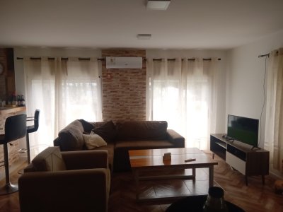 TREMENDA CASA DE 3 DORMITORIOS Y 2 BAÑOS