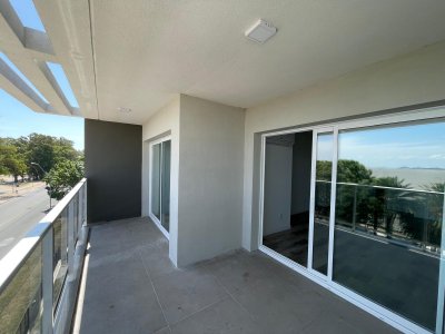  Apartamento Premium en Alquiler en Edificio Atardeceres 204
