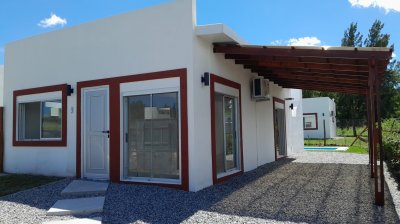 DISPONIBLE A PARTIR DEL 1 DE ABRIL. Resérvala ya!   Casa espectacular con pileta.