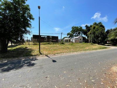  Gran Propiedad Multifuncional en Colonia - U$D 300.000 